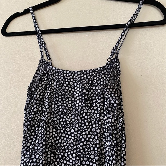 Forever 21 Floral Button up Dress - Picture 5 of 8